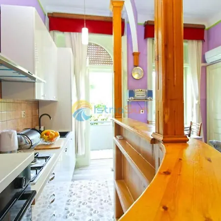 Lea - Two Bedroom Paolo *