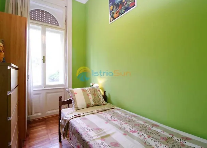 Lea - Two Bedroom Paolo