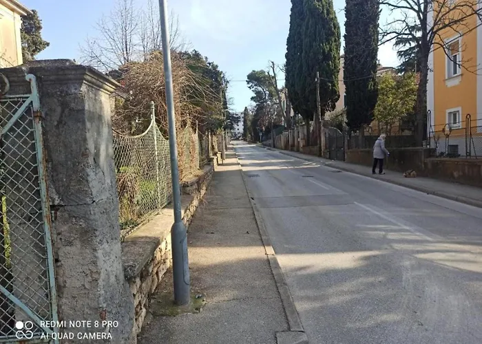 Lea - Two Bedroom Paolo